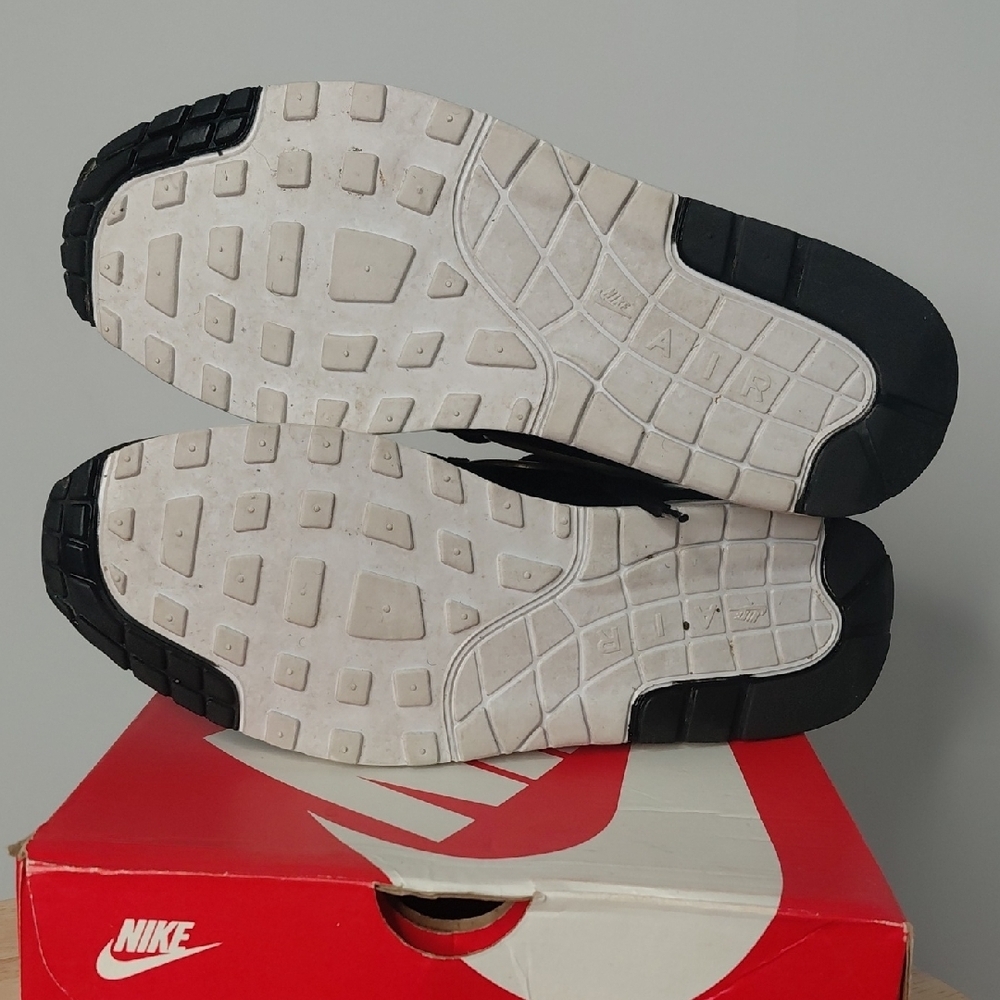 Nike Air Max 1 SE Sneakers - Black and Multicolor - Picture 7 of 7